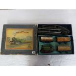 Hornby O gauge clockwork train, no.101 tank passenger set, boxed