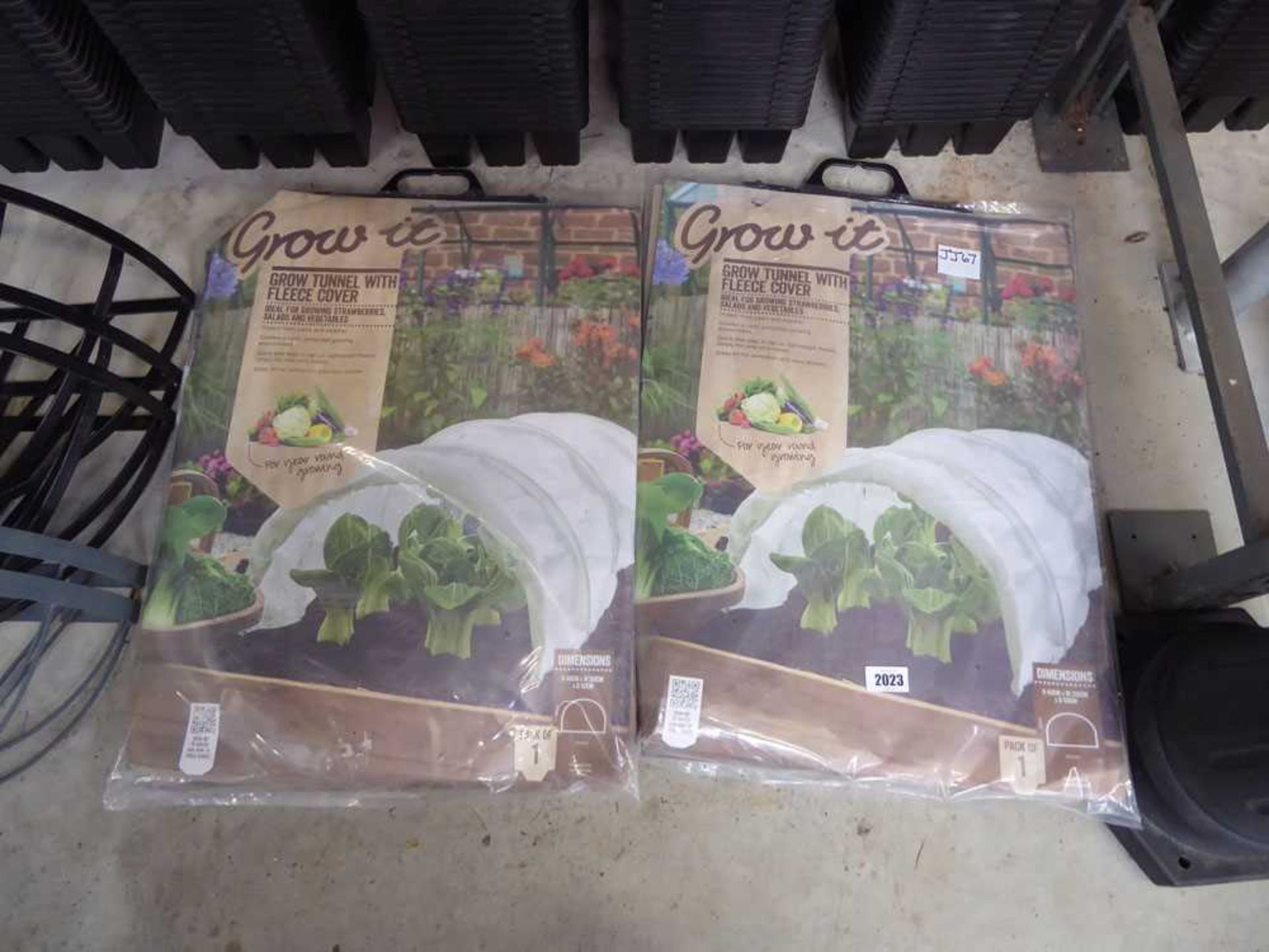 Pair of Grow Tunnels with fleece covers (310 x 50 x 40cm.)