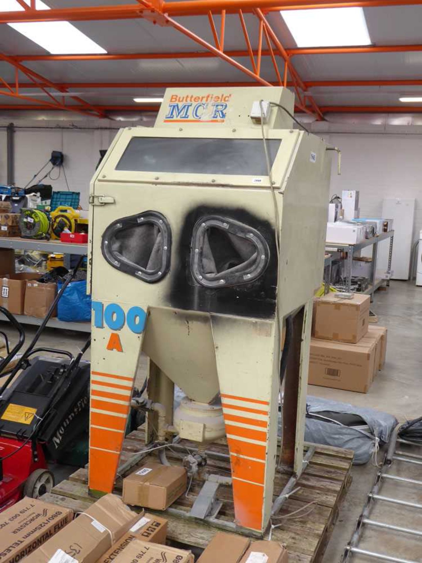 Butterfield MCR 240v sand blasting unit