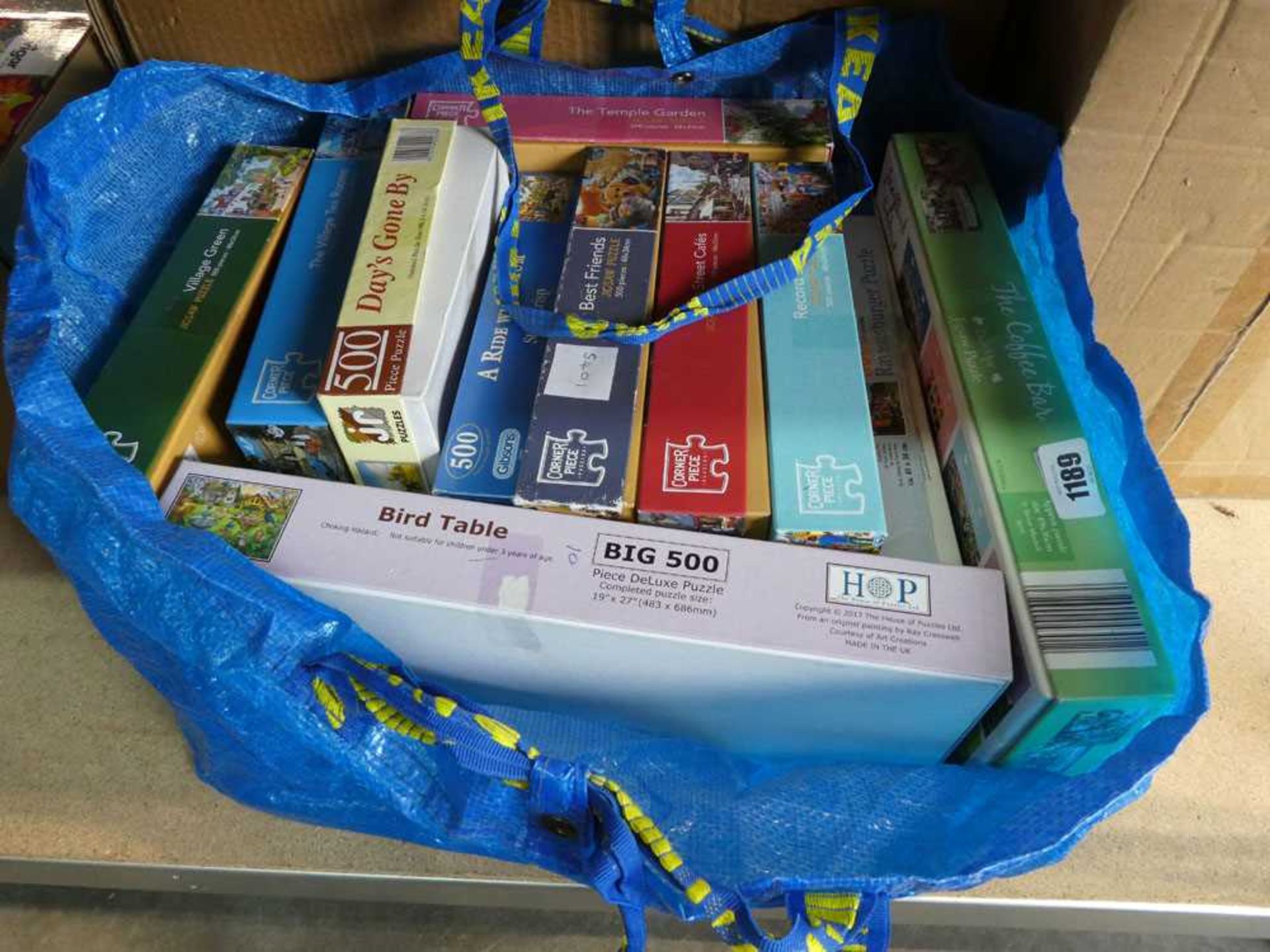 Bag containing 10 jigsaw puzzles