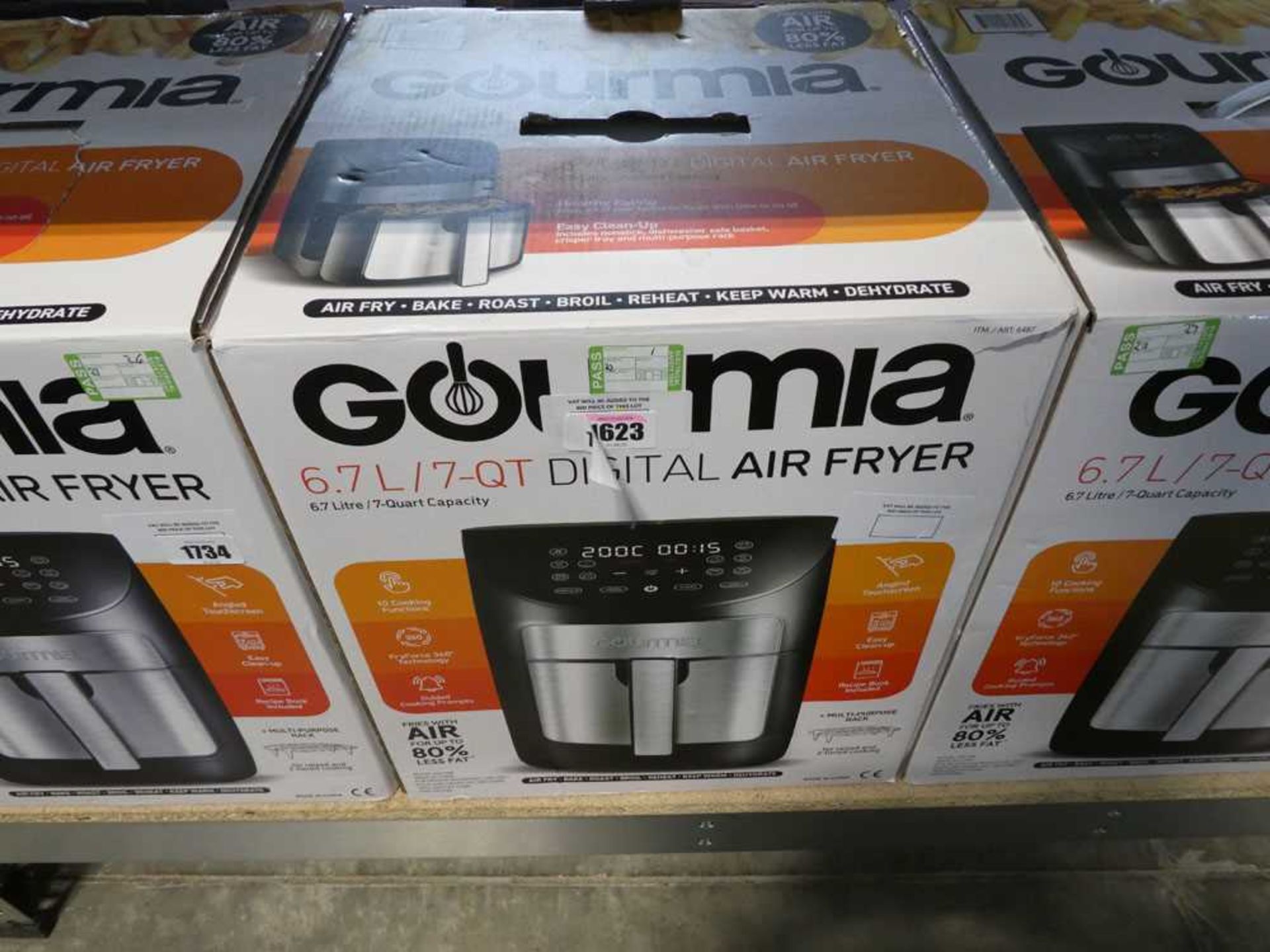 +VAT Gourmia 6.7L digital air fryer in box