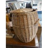 Wicker laundry basket