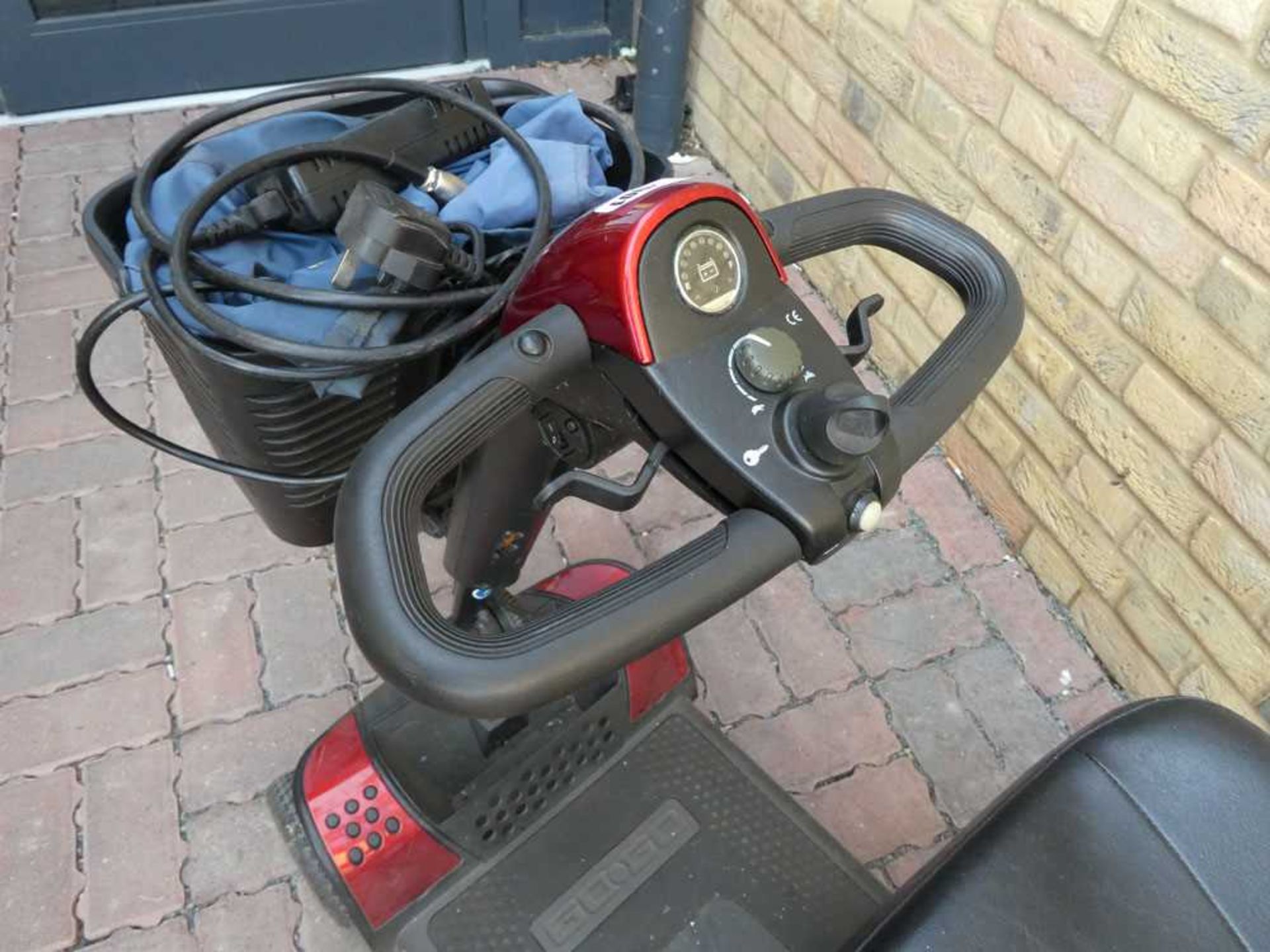 4 wheeled battery operated mobility scooter complete with charger and key - Image 4 of 4