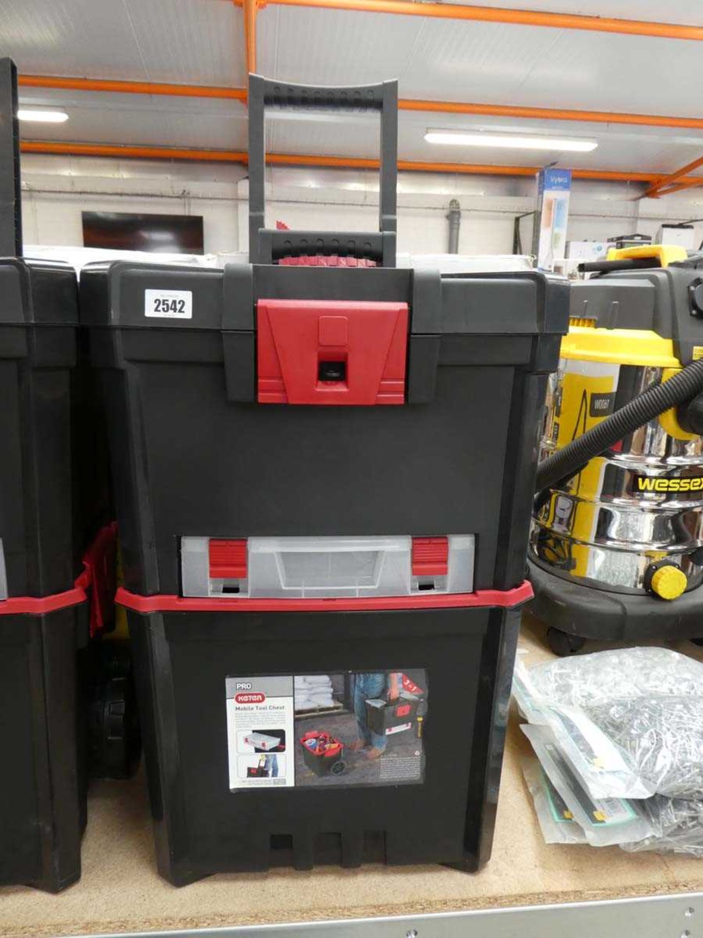 2 wheel Keter Pro mobile toolchest