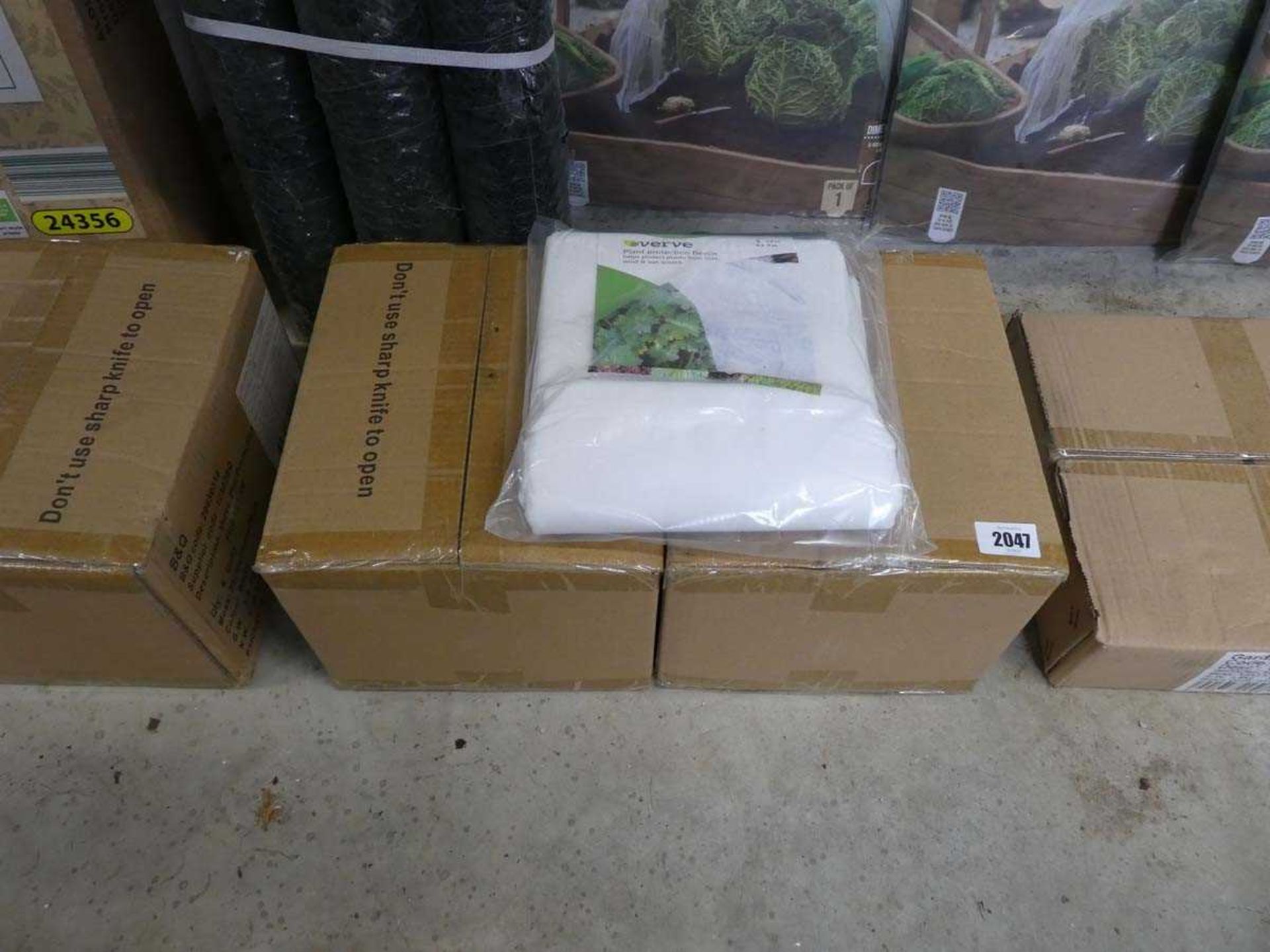 2 boxes containing 12 Verve plant protection fleeces