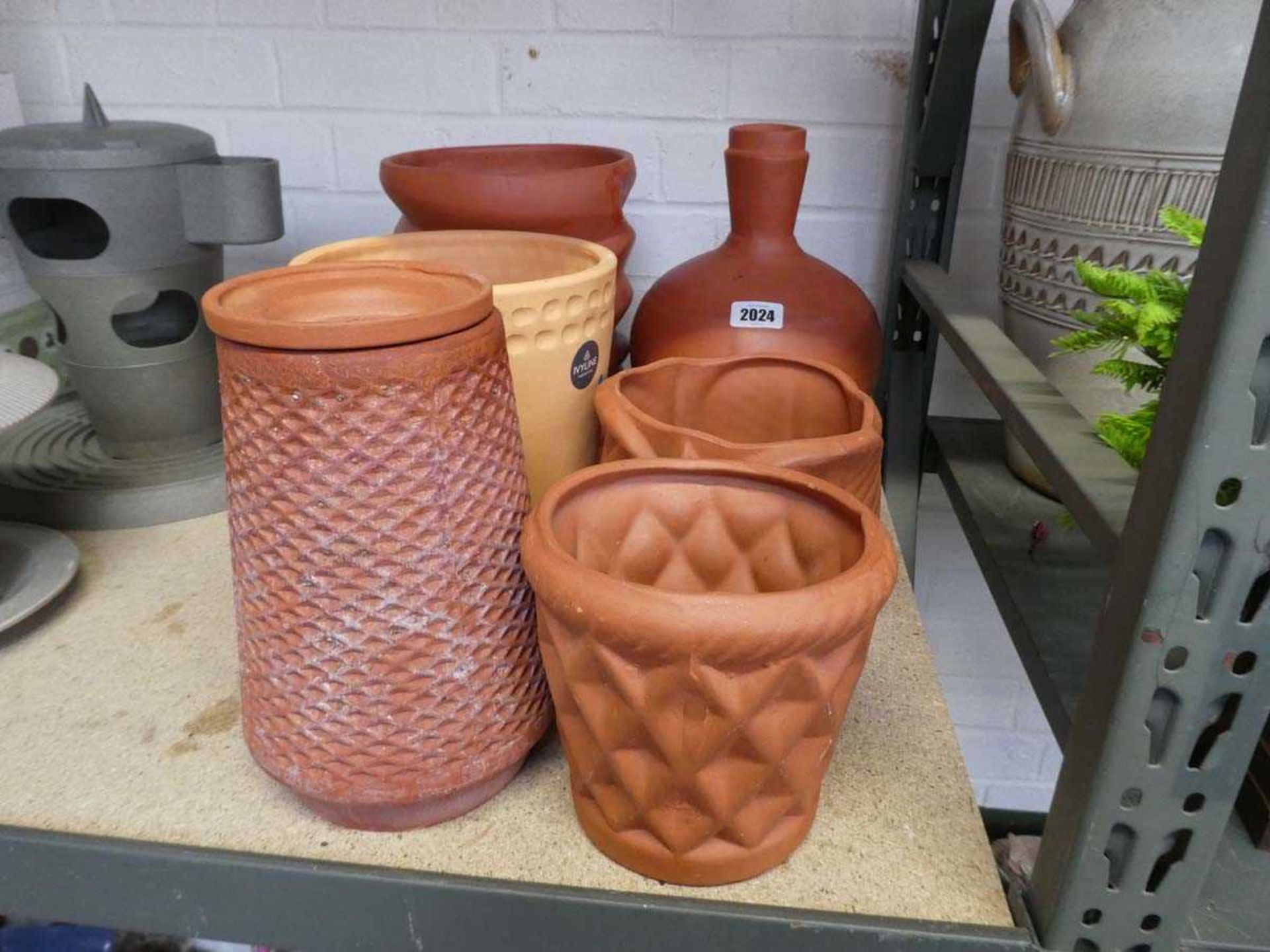 6 various sized terracotta garden pots