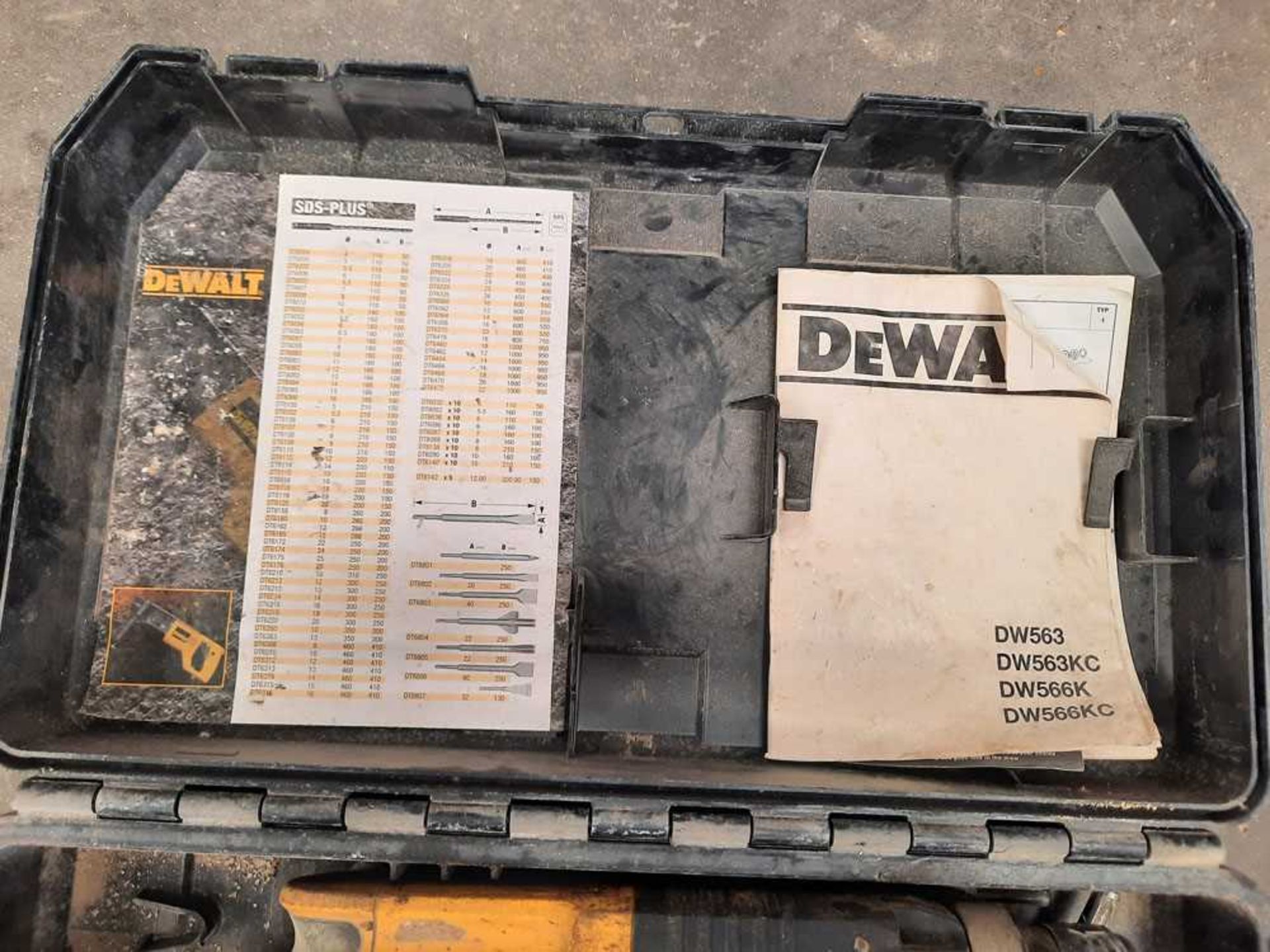 +VAT DeWalt DW563L 110 volt hammer drill in case - Image 3 of 3