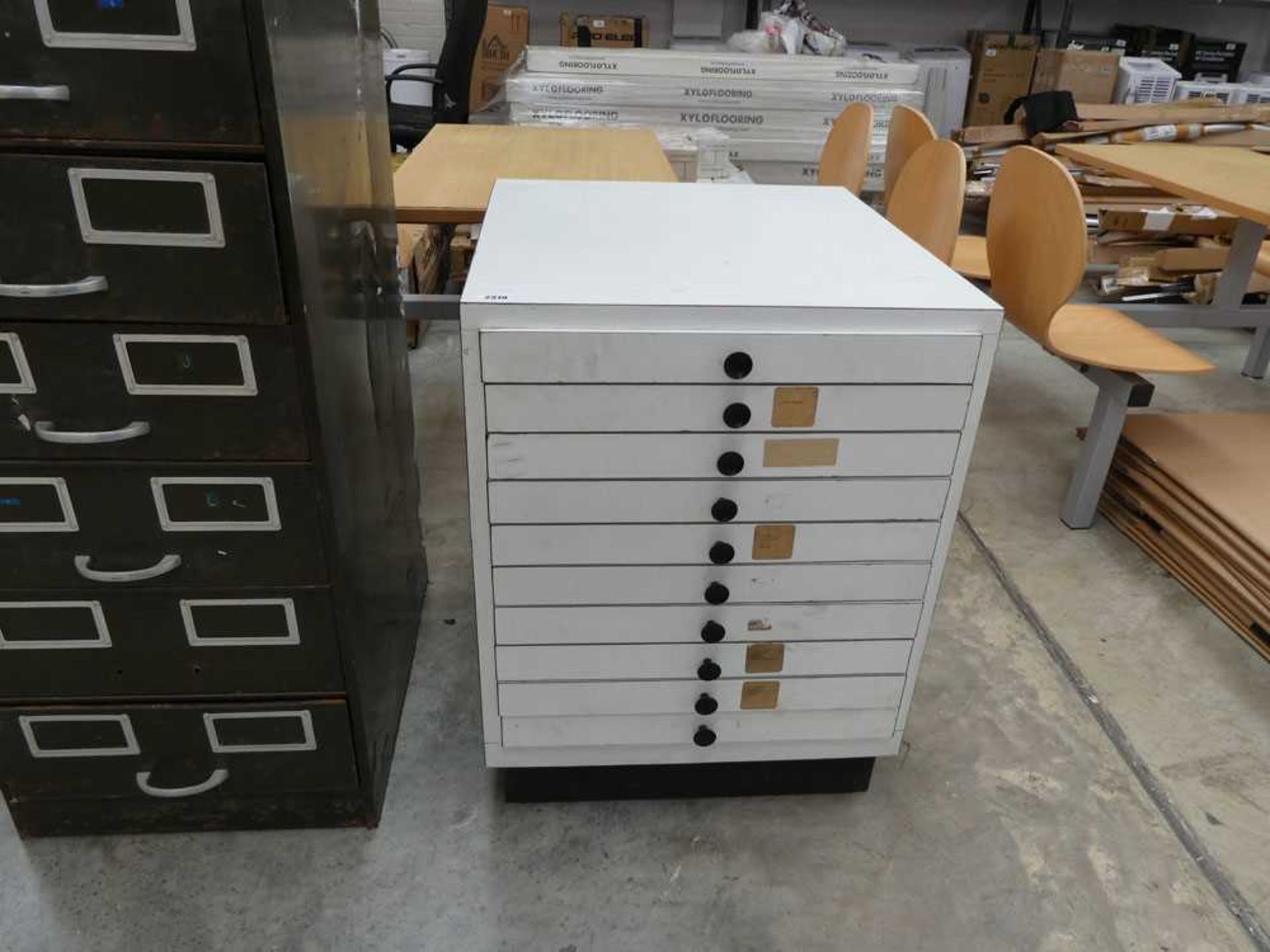 White woodens plans chest style chest of 10 drawers