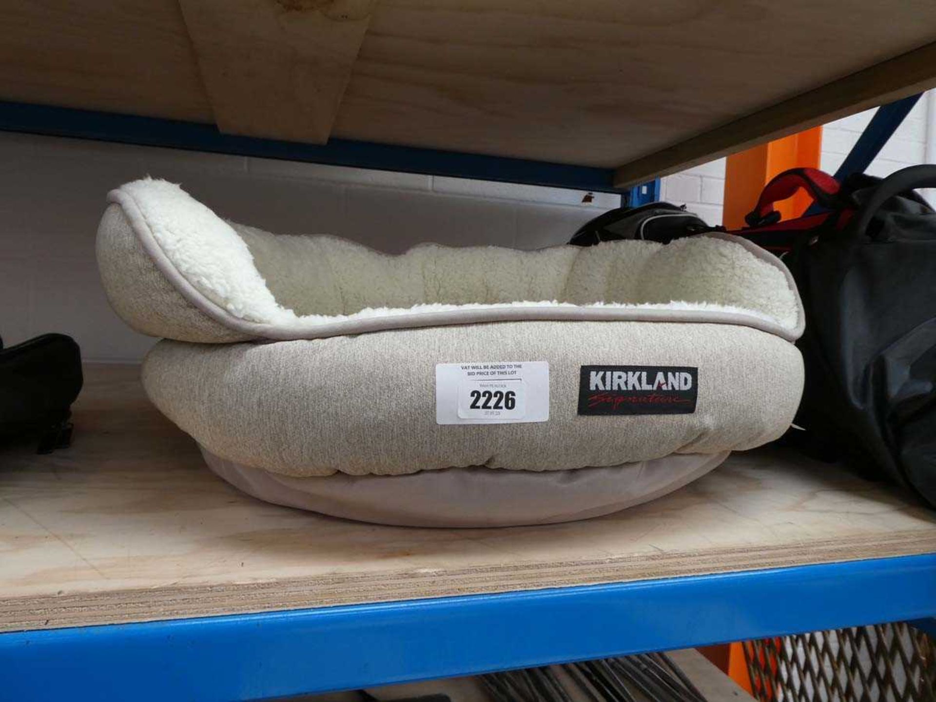 +VAT Kirkland small dog bed