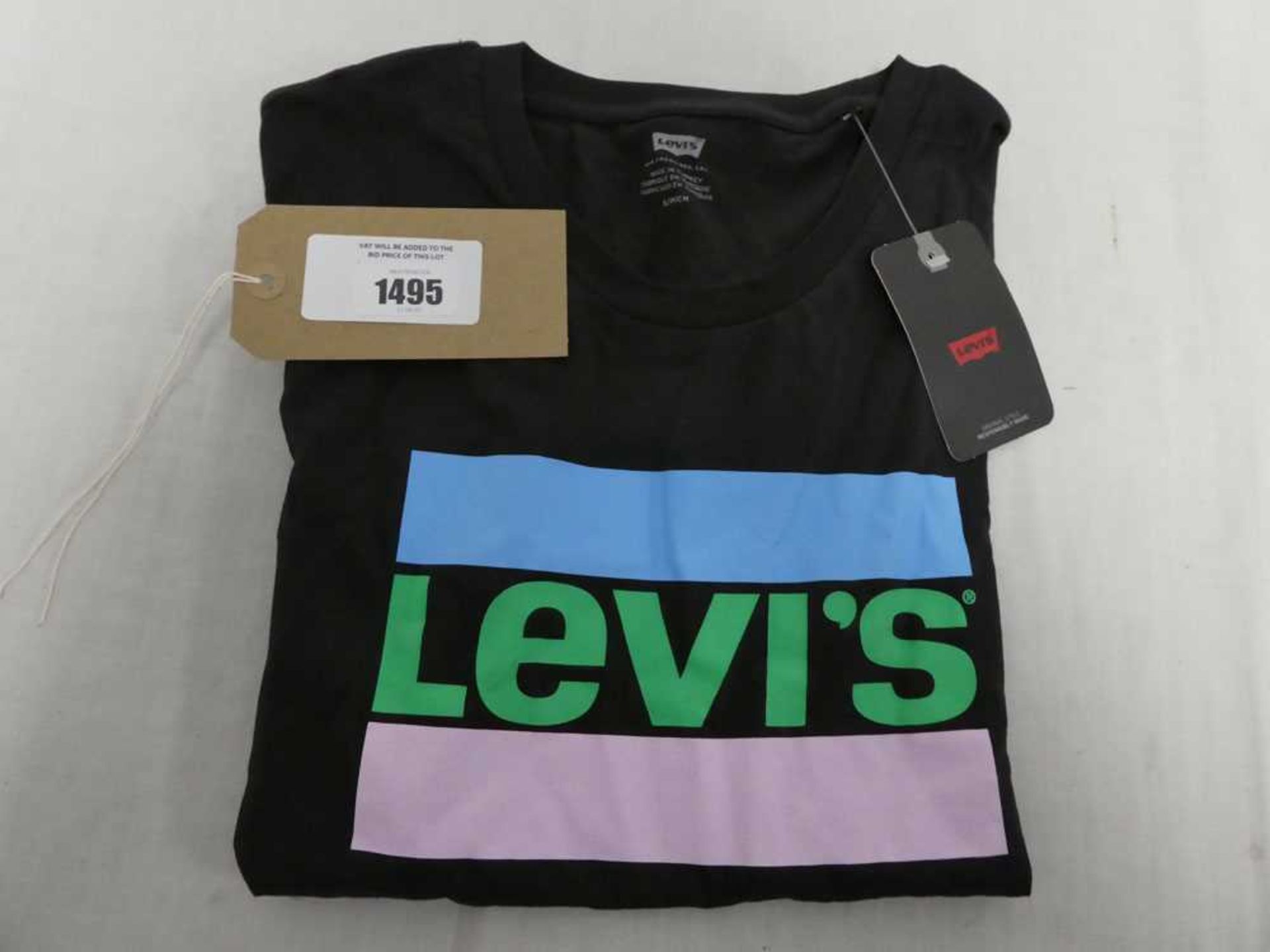 +VAT Levi's t-shirt in black (size S)