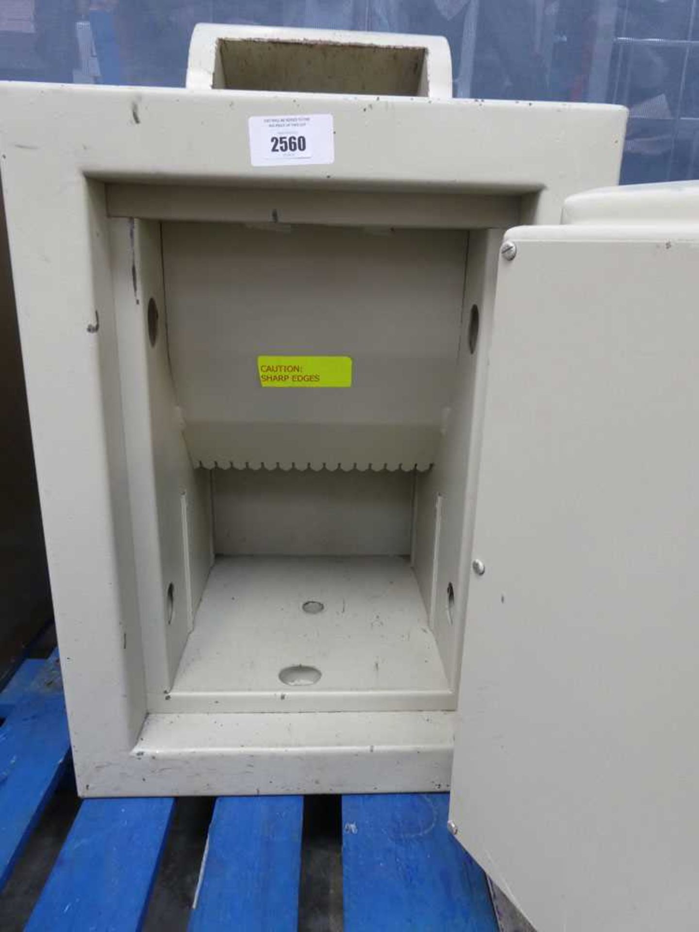 +VAT Dudley heavy duty safe with integrated cash drop and 2 keys - Image 2 of 2