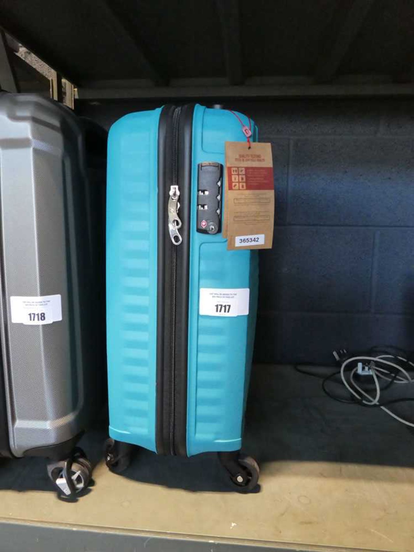+VAT American Tourister cabin bag in light blue
