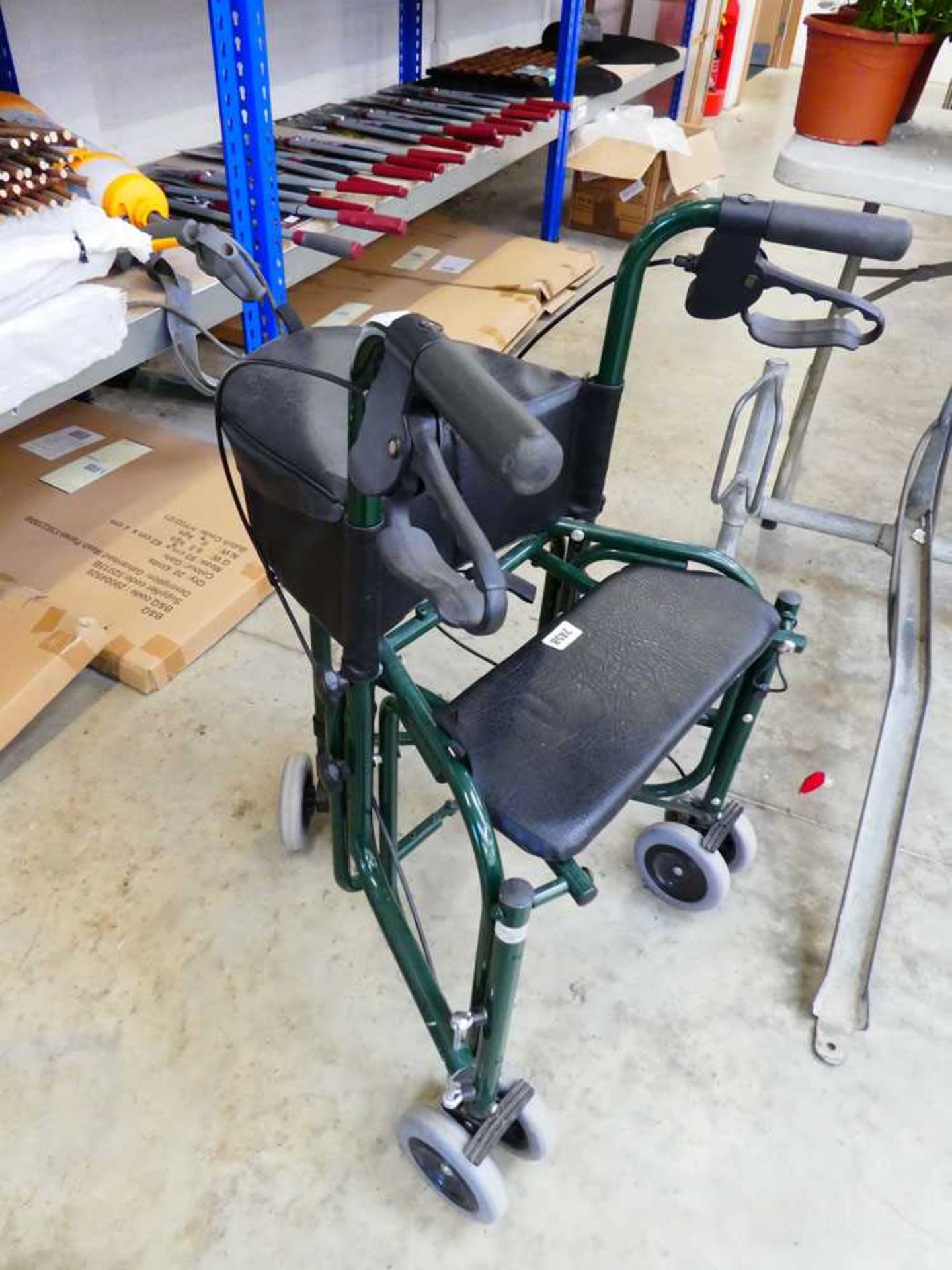 3 wheel mobility aid