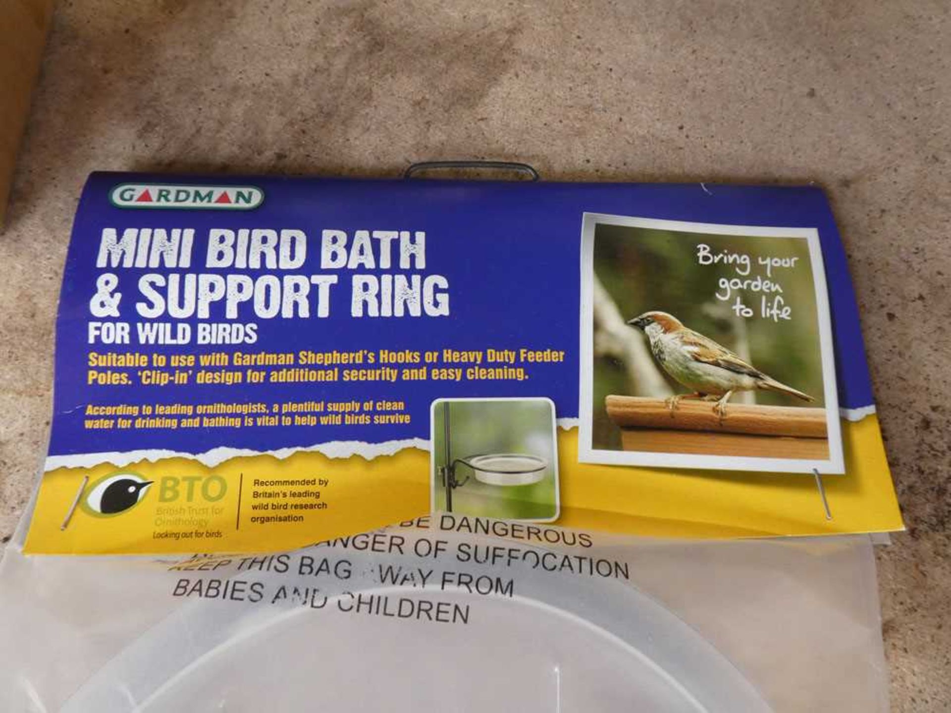 2 boxes containing 12 mini bird bath ring supports - Image 2 of 3