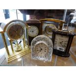 Shelf containing 5 various mantle clocks incl. Windsor, Knight & Gibbins, William Widdop, M&S and
