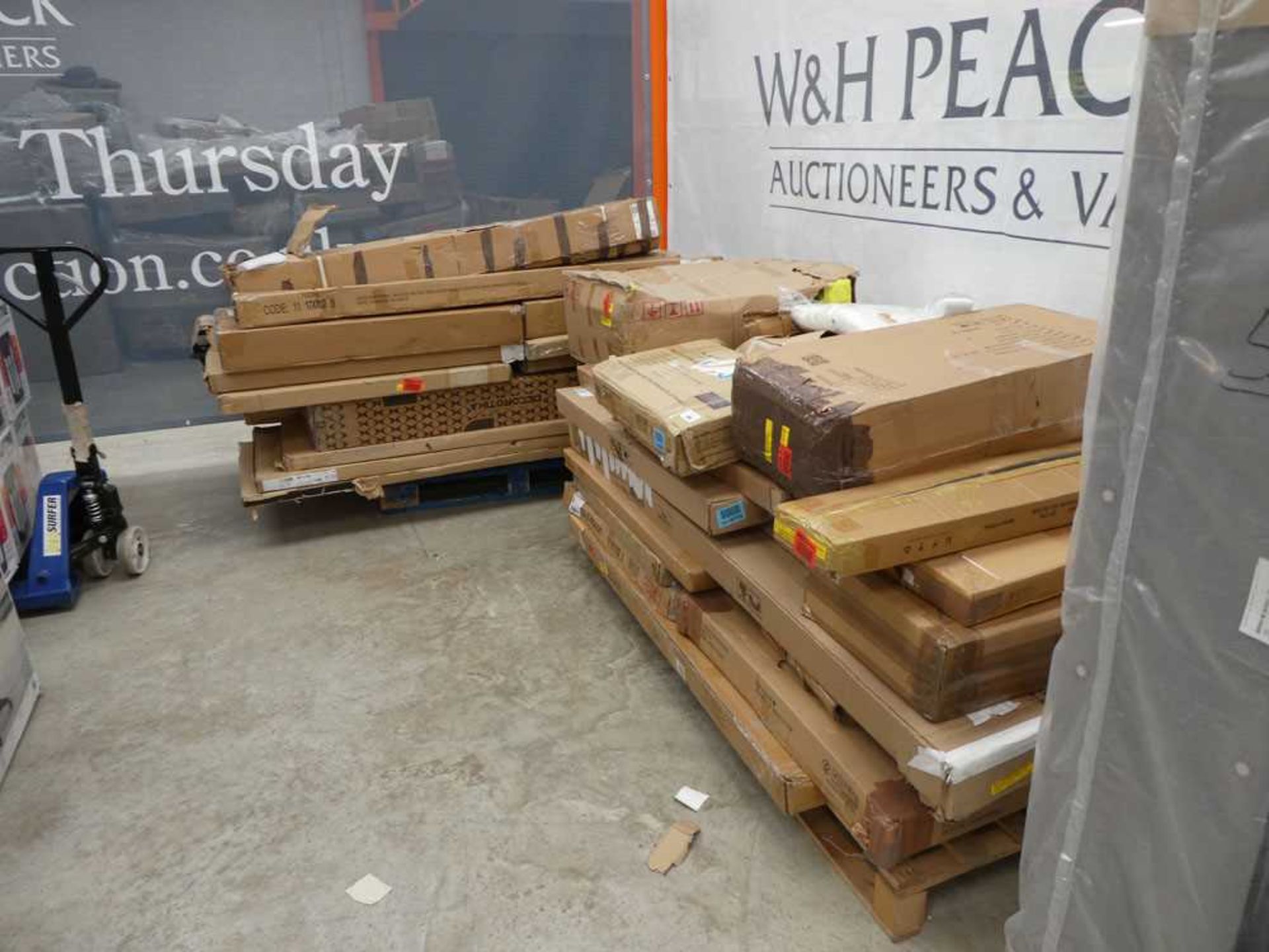 +VAT 3 pallets containing flatpack furniture - Image 2 of 3