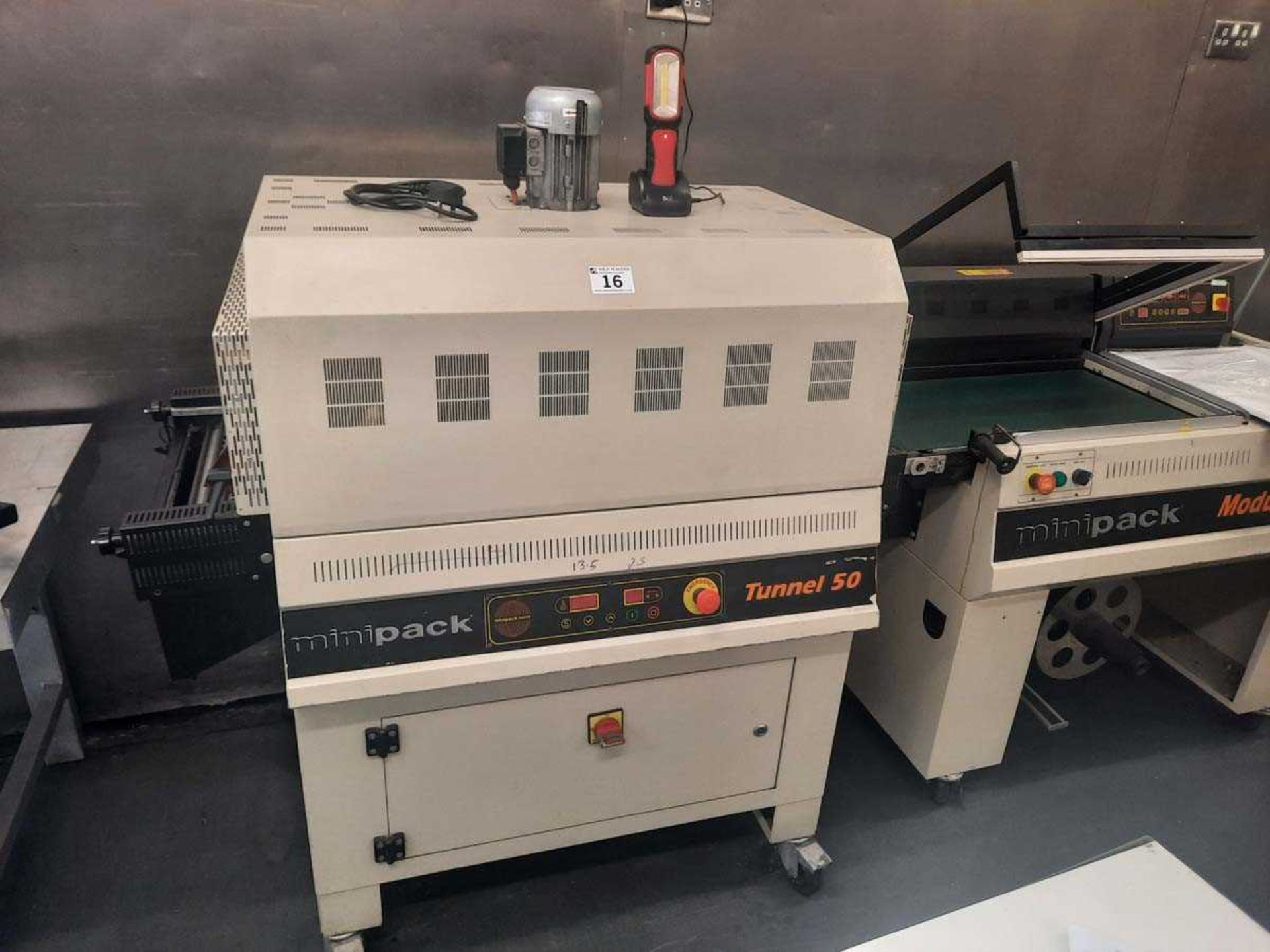 +VAT Minipack Modular 50SYear: 2010 heat sealer with Minipack Tunnel 50 Year: 2009 shrink wrapper,