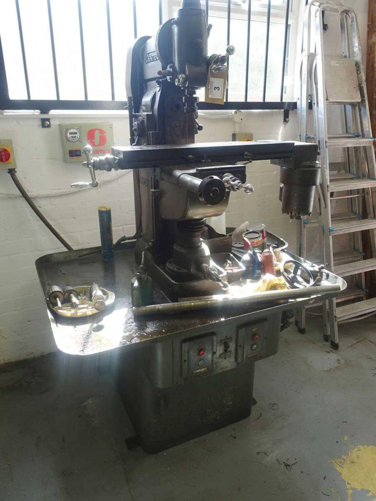 +VAT Centec 2B vertical and horizontal milling machine. Serial number: 5552 Fitted with power - Image 2 of 4