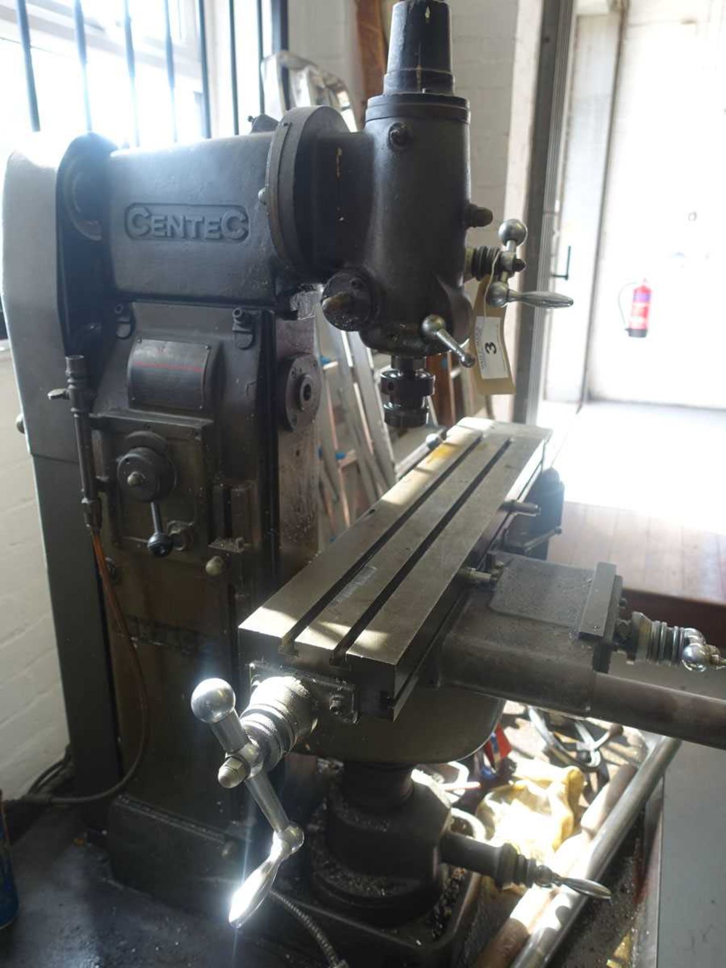 +VAT Centec 2B vertical and horizontal milling machine. Serial number: 5552 Fitted with power - Image 3 of 4