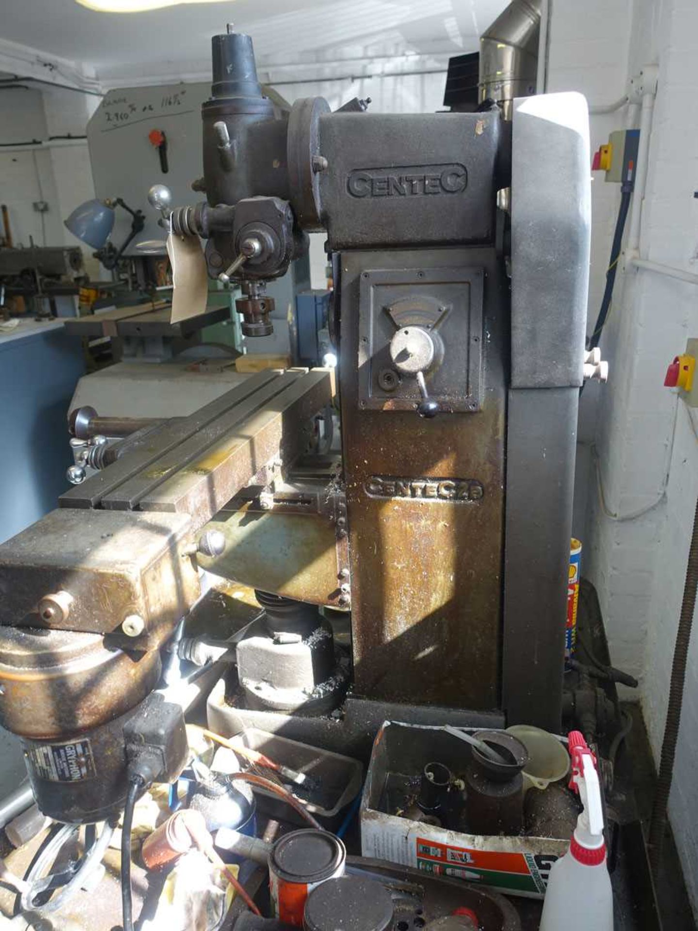 +VAT Centec 2B vertical and horizontal milling machine. Serial number: 5552 Fitted with power - Image 4 of 4