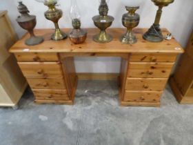 Modern pine dressing table with 8 integral drawers