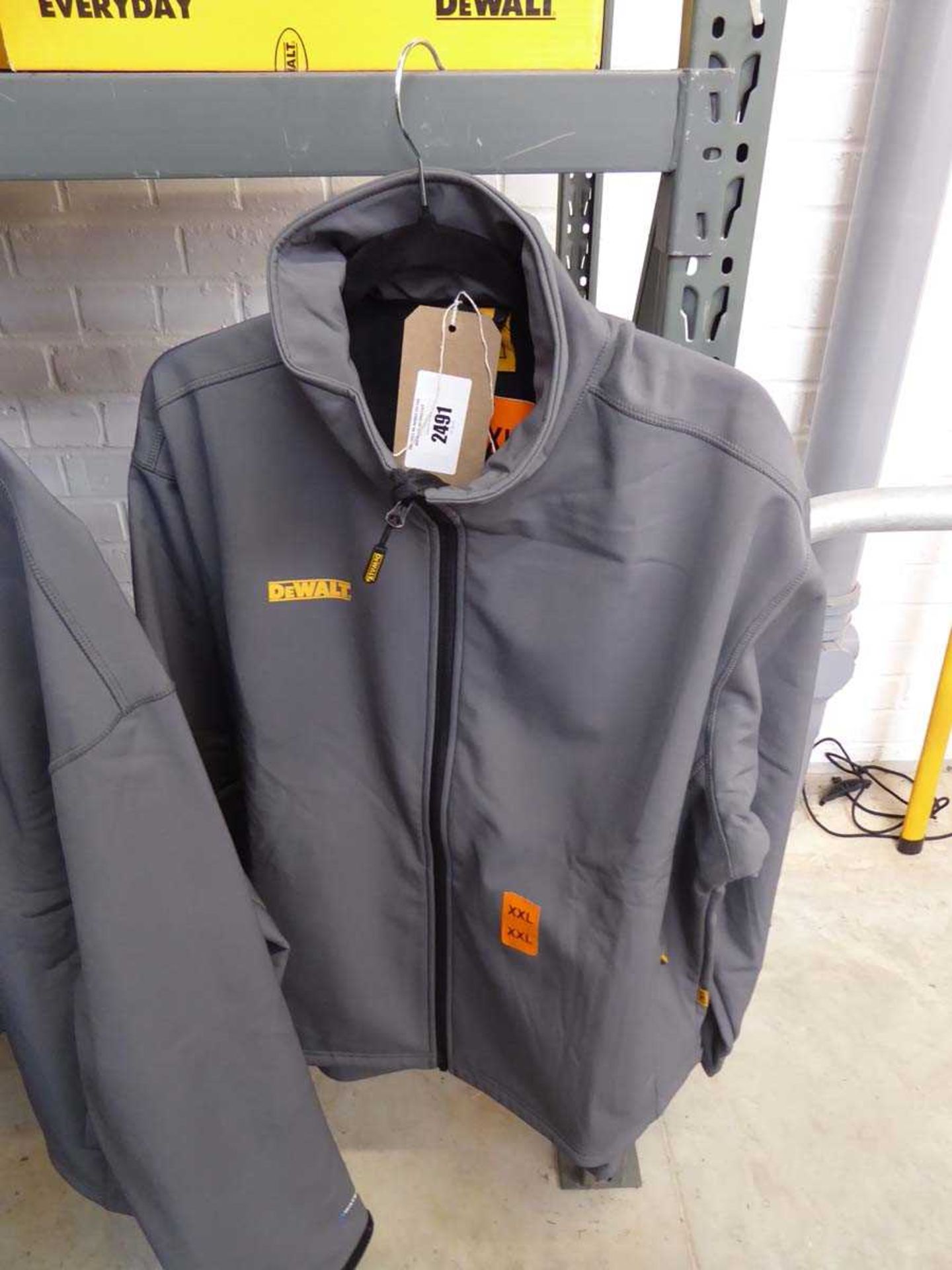 +VAT DeWalt zip up work jacket in grey - size XXL