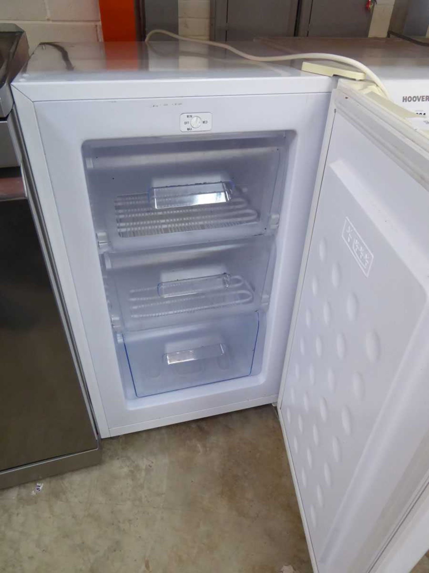 LEC under counter freezer - Image 2 of 2