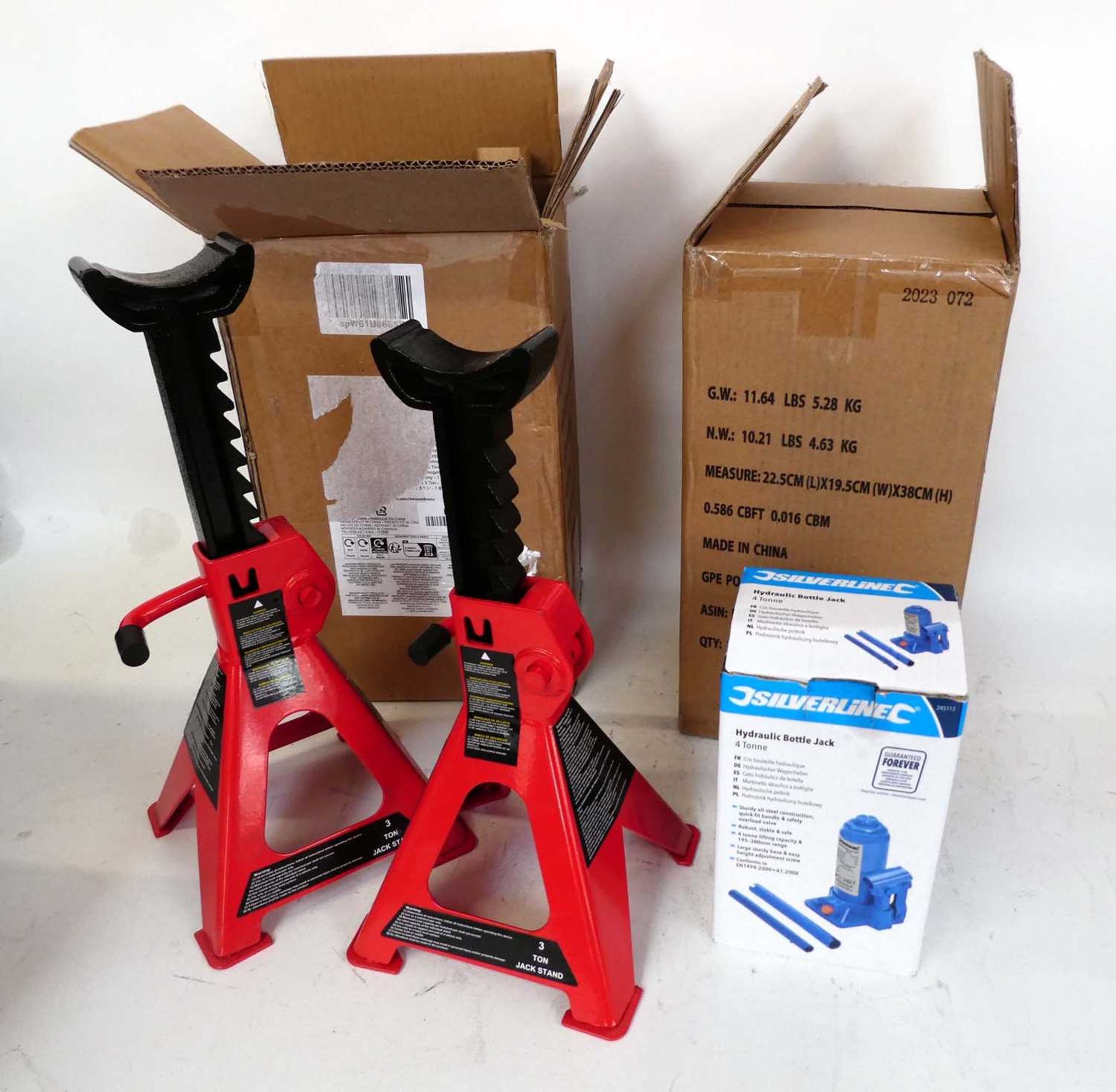 +VAT 2x boxed pairs of 3 tonne jack stands, together with a Silverline Hydraulic 4 tonne bottle