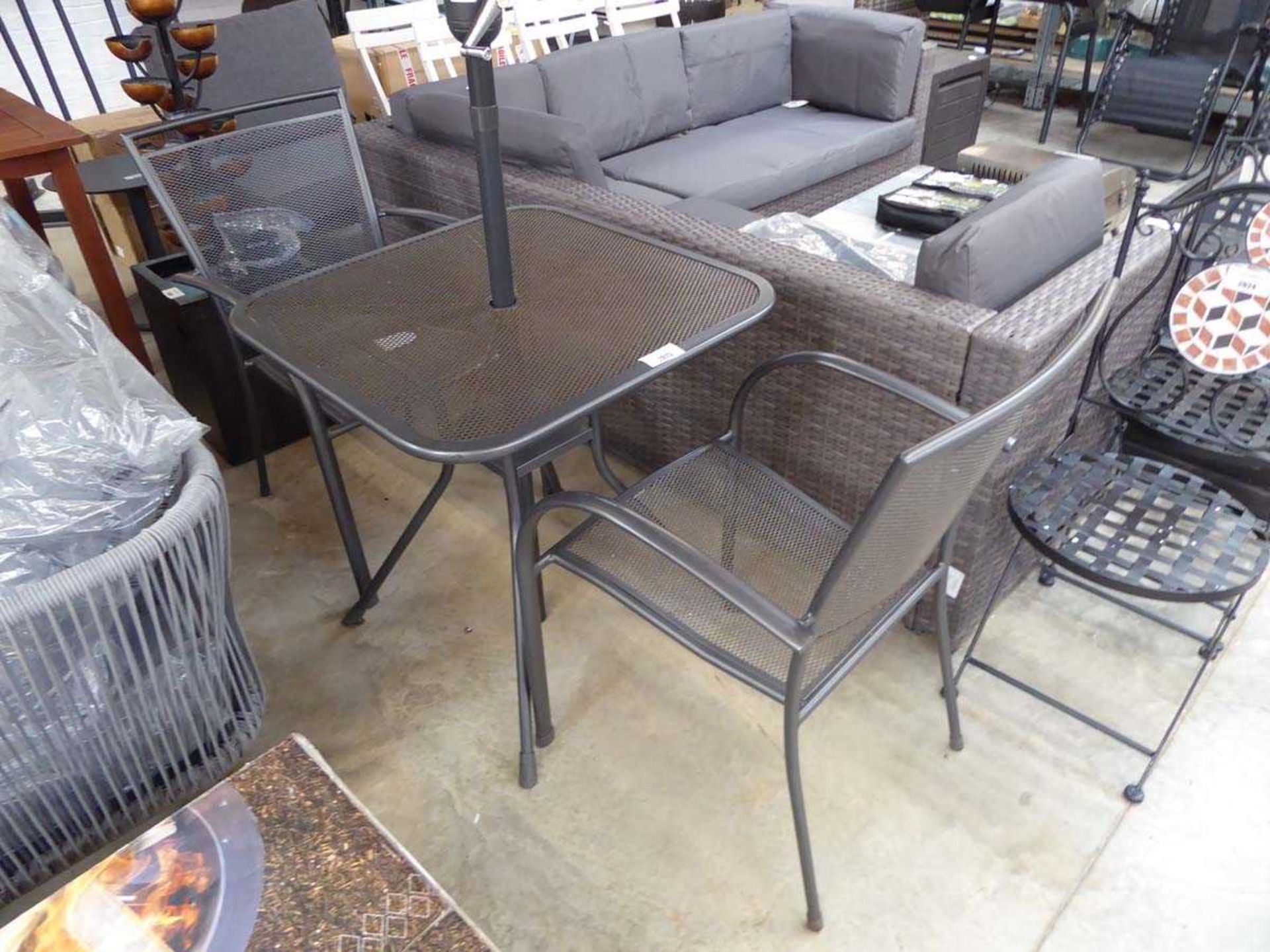 +VAT Metal mesh 3 piece garden bistro set comprising table and 2 chairs