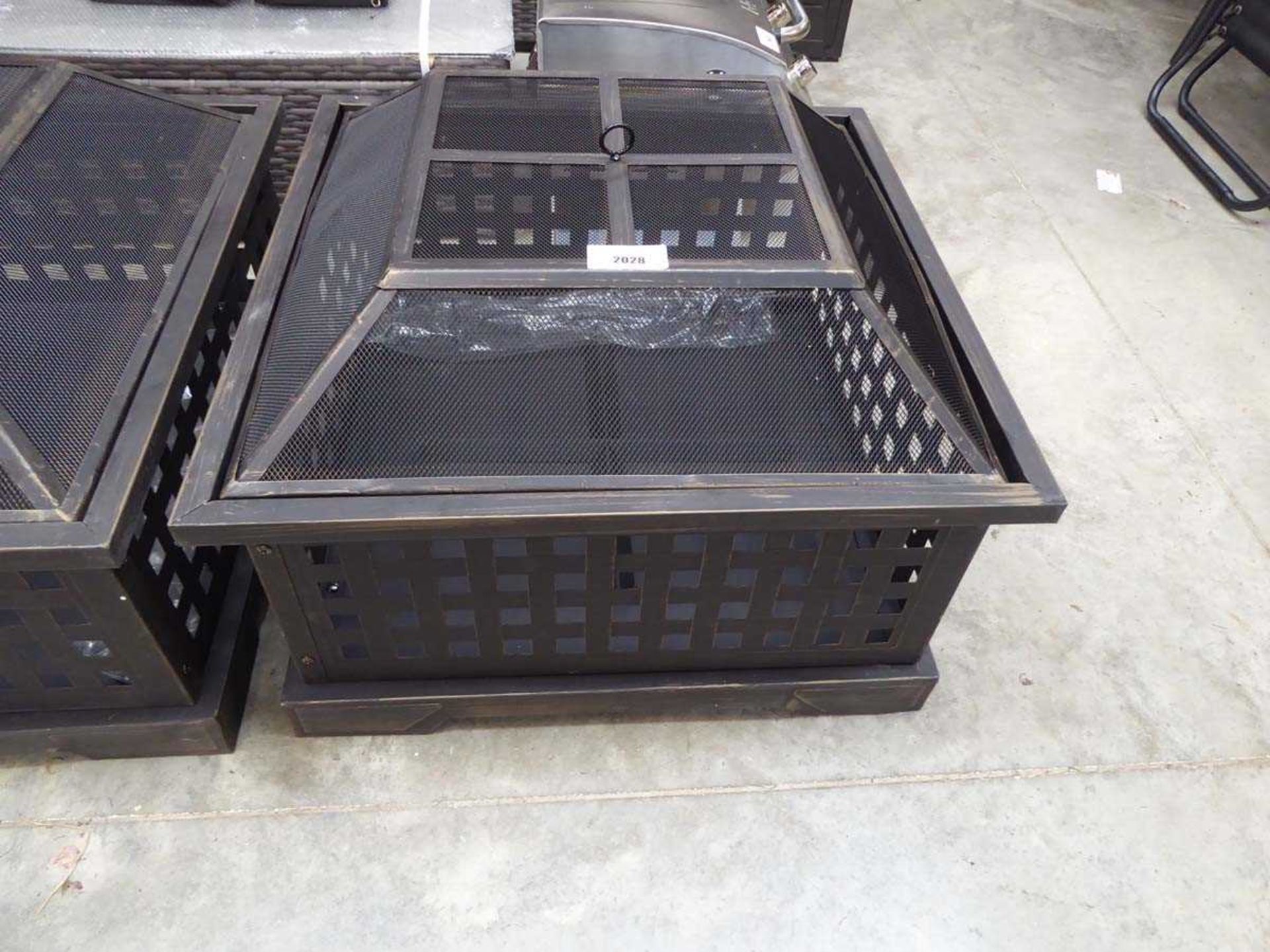 +VAT Square modern outdoor firepit