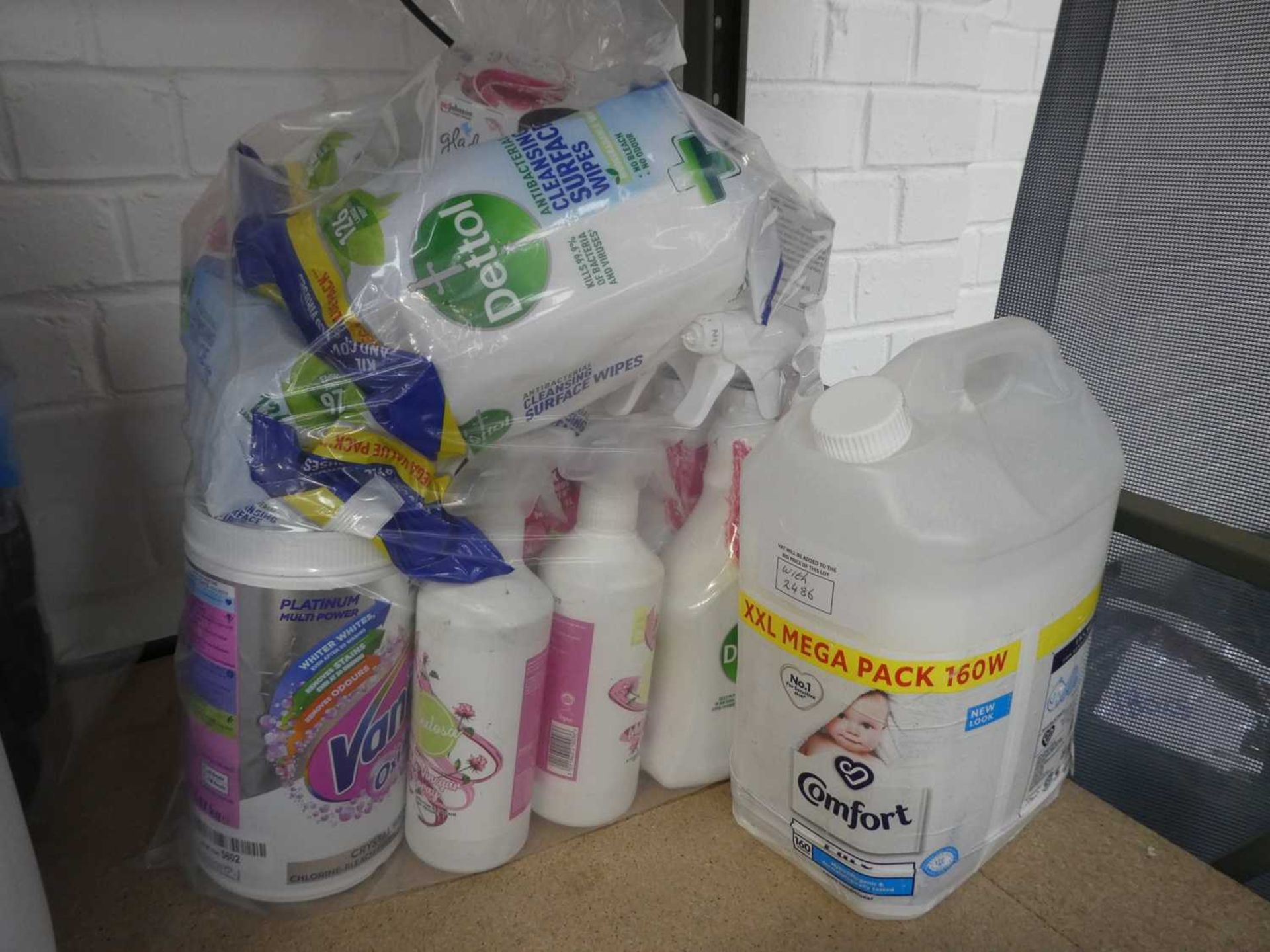 +VAT Bag containing 6 1L tubs of Dettol multi purpose anti bacterial cleaner together with 6 packs