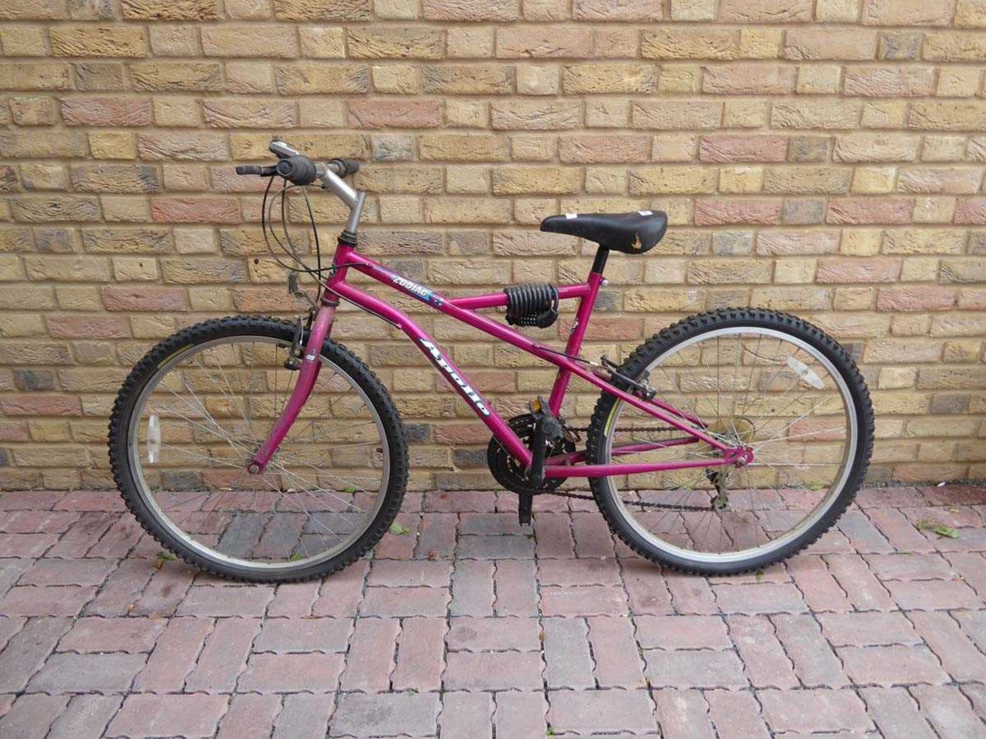 Girls Apollo Zodiac mountain bike in pink - Image 2 of 2