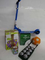 +VAT Quantity of outdoor toys incl. folding scooter, space hopper unicorn, bubbles, etc.