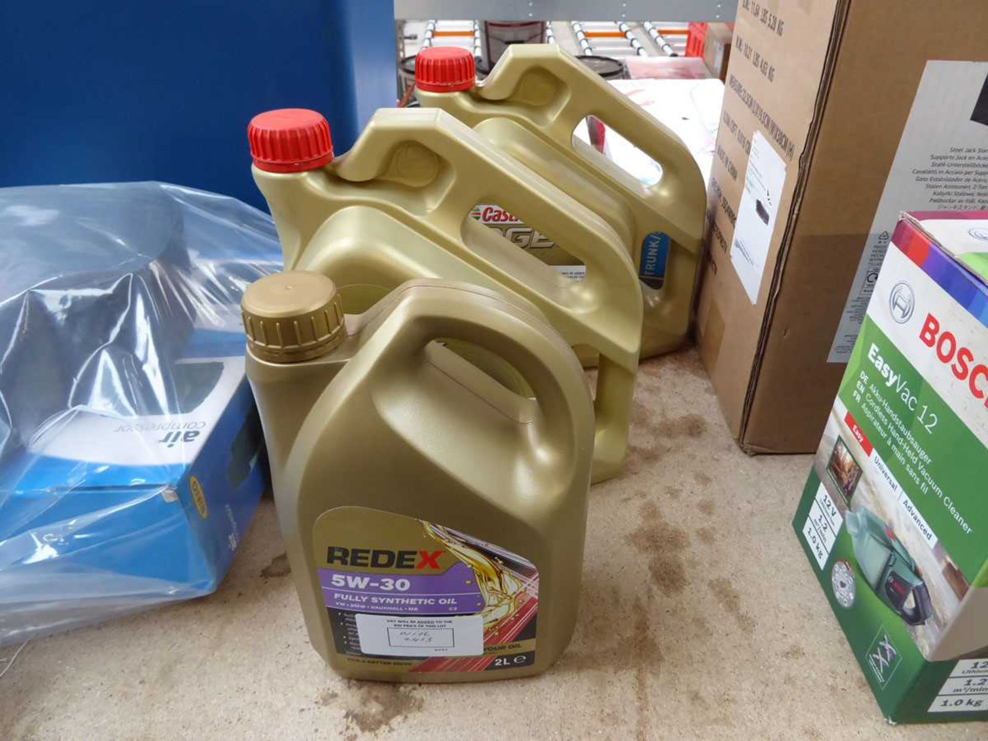 +VAT 2 4L tubs of Castrol Edge oil with 2L tub of Redex 5W-30 fully synthetic oil