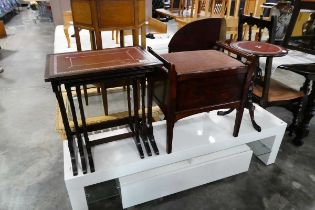 Nest of 3 mahogany effect coffee tables with leather surfaces and a single matching wine table