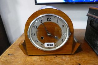 Edwardian mahogany cased mantle clock, pendulum and key inside