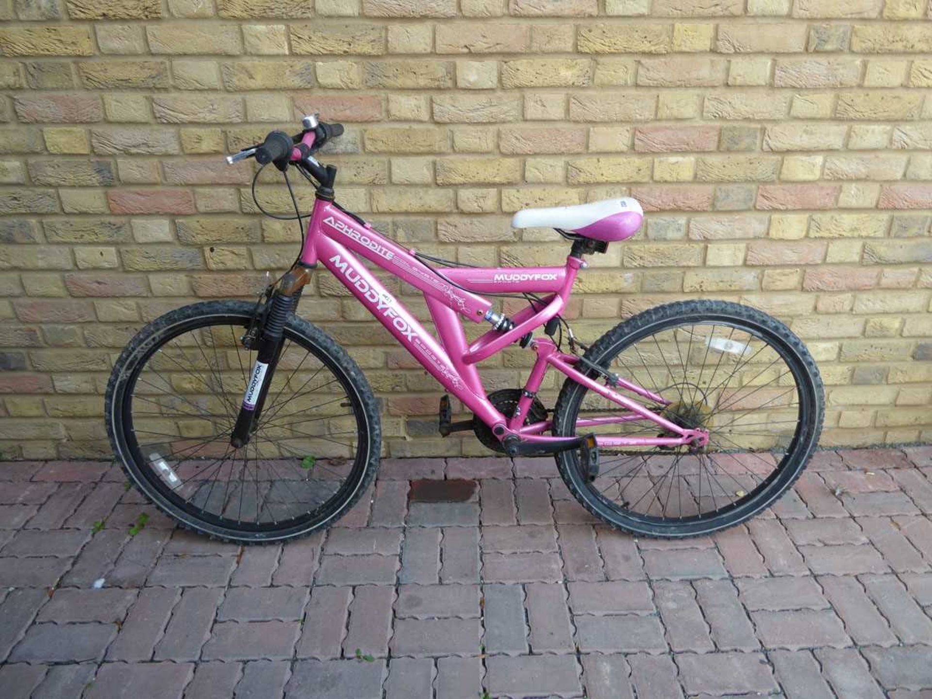 Girls Muddy Fox mountain bike in pink