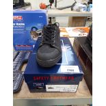+VAT Boxed pair of Lee Cooper steel toe safety trainers in black (size 7)