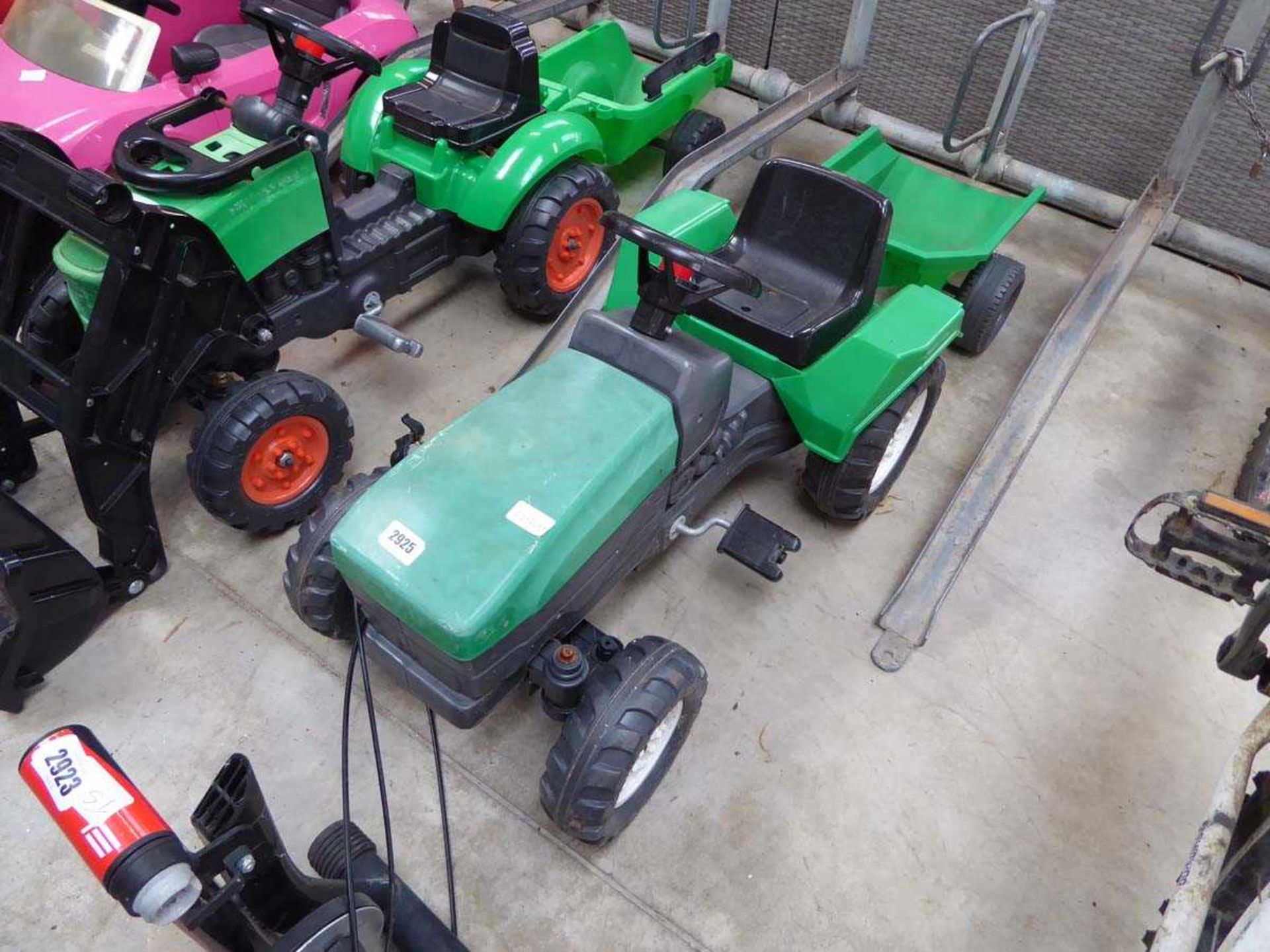 Pedal tractor with trailer