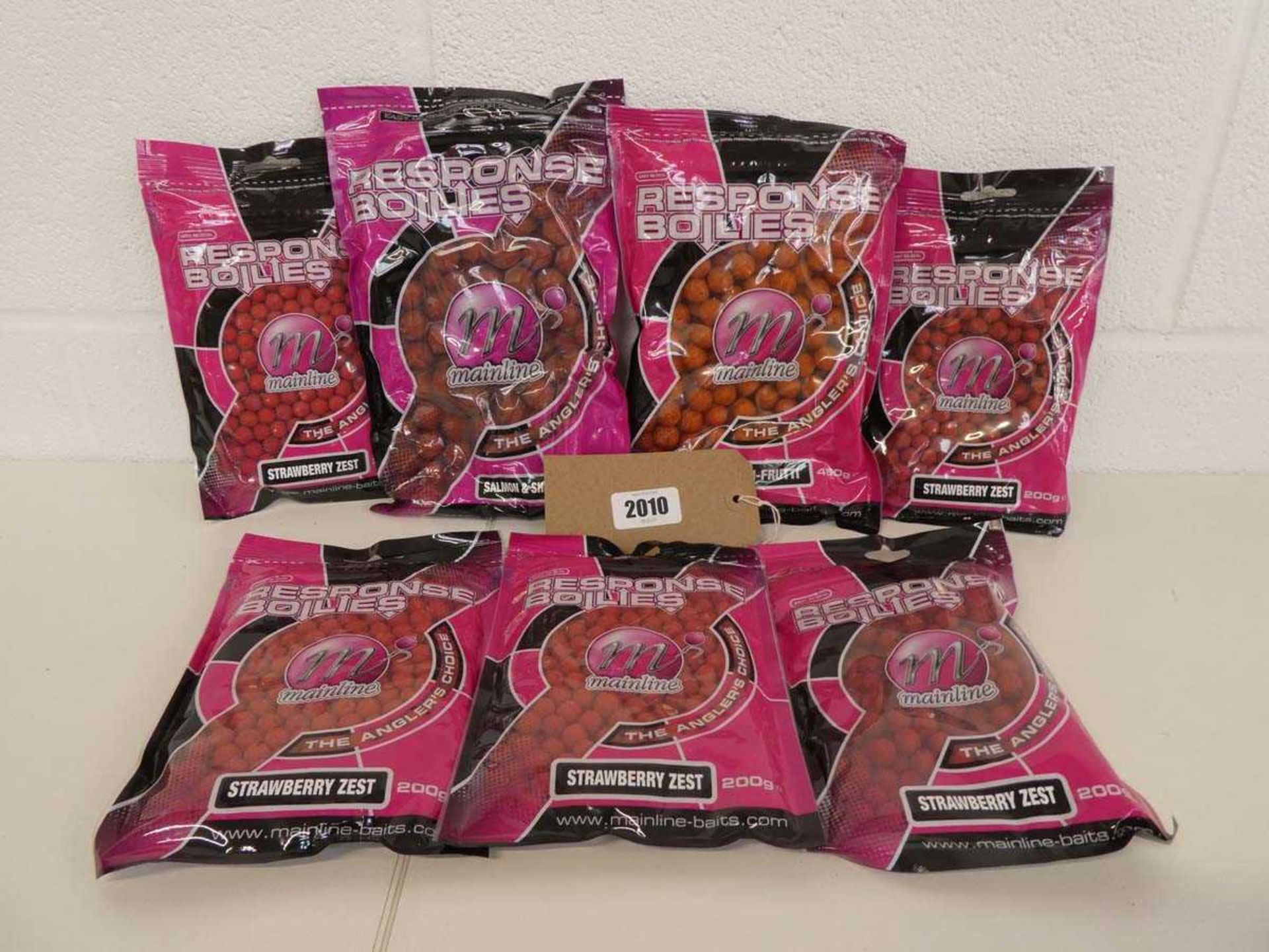 7 bags of Mainline response boilies incl. 2 450g bags and 5 200g bags with flavours incl. tutt-