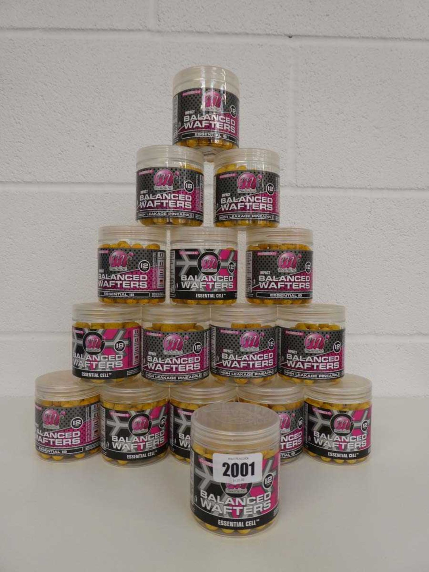 16 pots of Mainline balanced wafters carp bait incl. essential cell and pineapple flavours