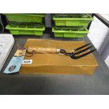 5 Moulton Mill carbon steel hand trowels