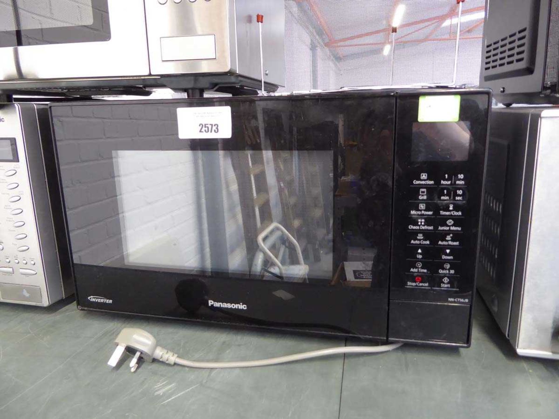 +VAT Panasonic Inverter black microwave, model MN.CT56JB