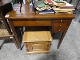 Wooden 3 drawer sewing table