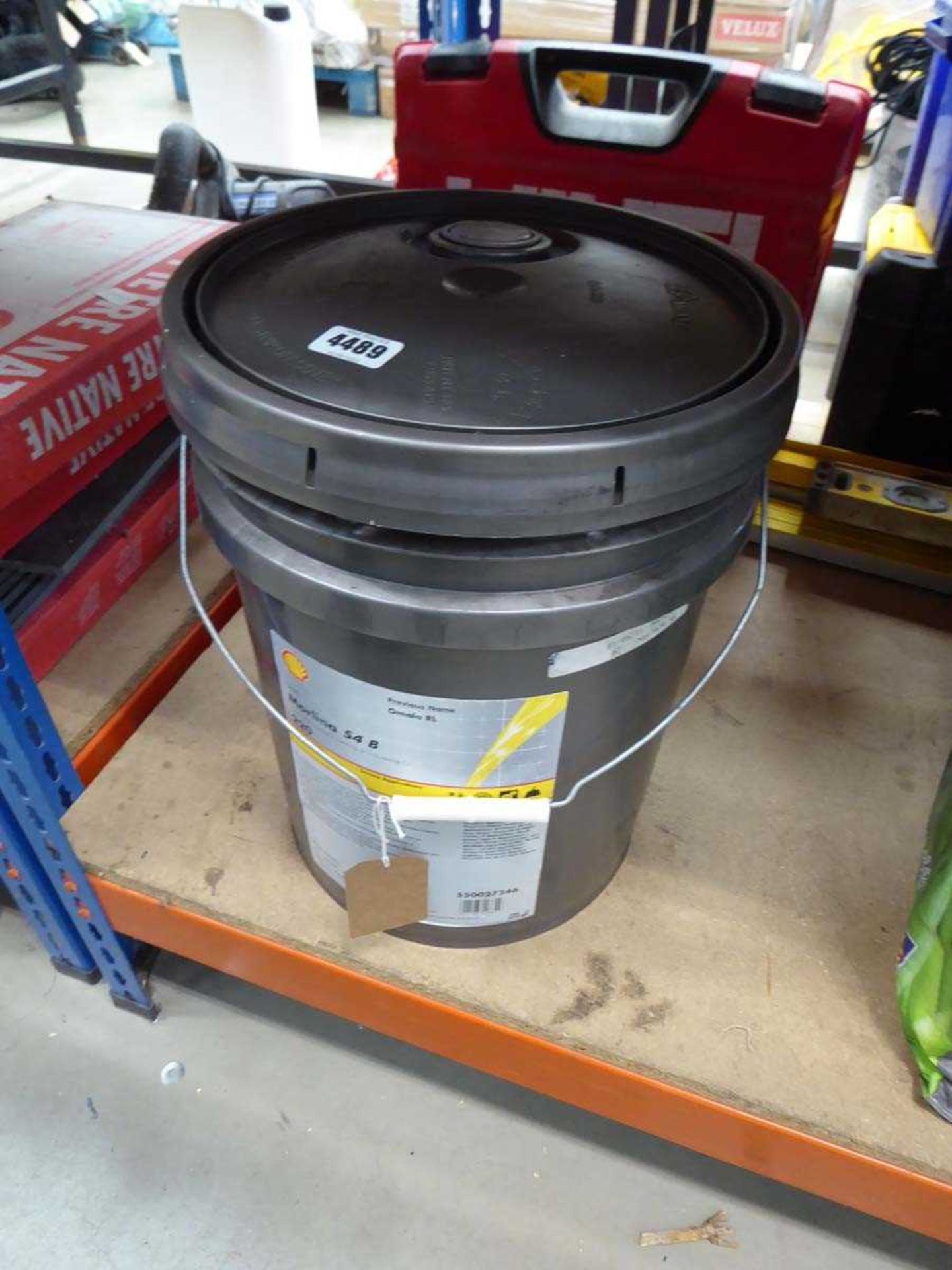 Tub of bearing and circulating oil