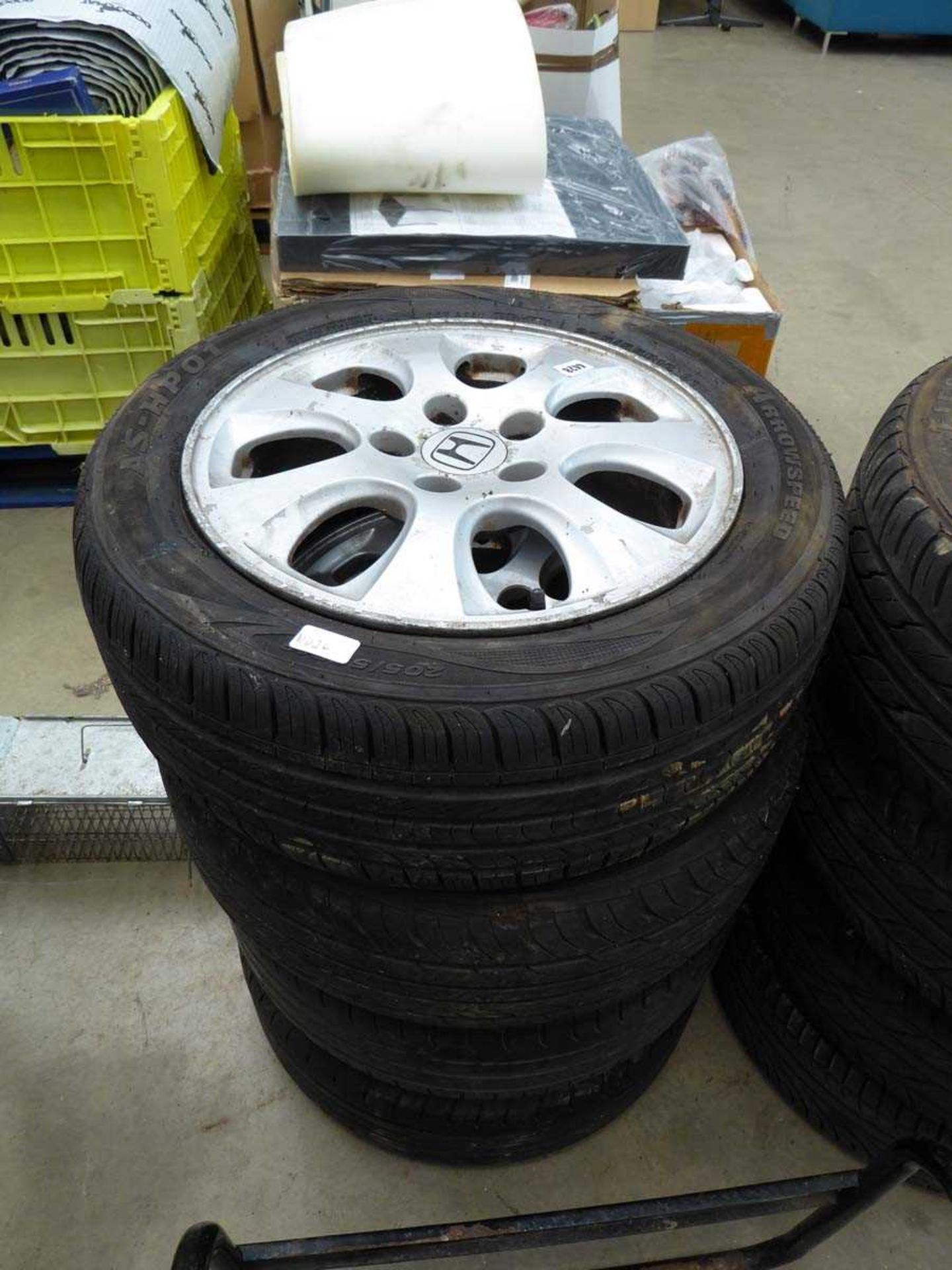 4 Honda alloy wheels and tyres