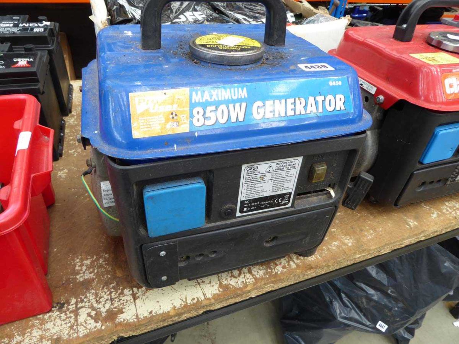 Small blue Pro User 850w generator