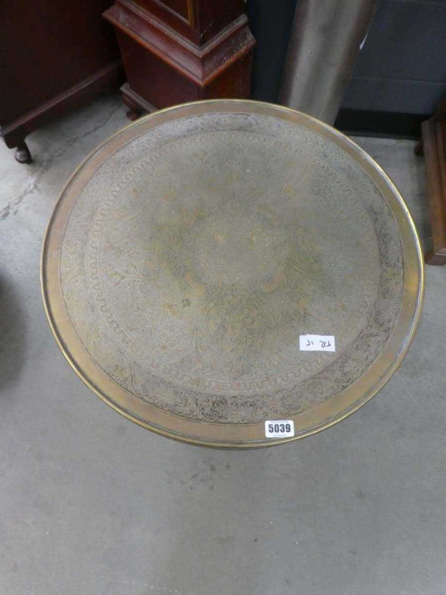Brass tray table with barley twsit folding base - Image 2 of 2