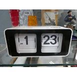 Quartz flip clock