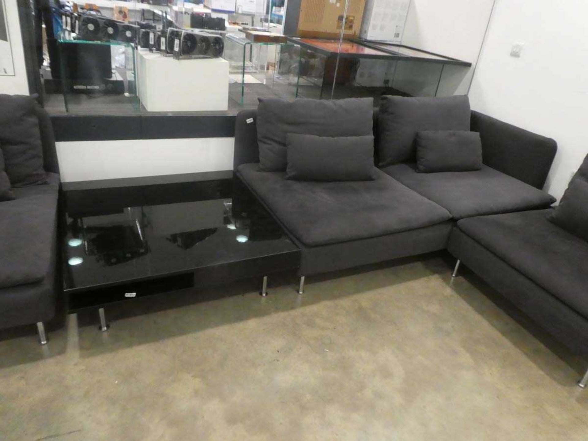 Grey fabric modular sofa in 4 sections plus a pair of high glass coffee tables - Image 3 of 4